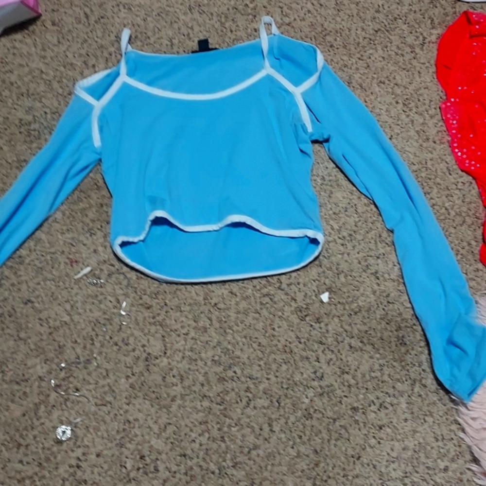 A long sleeve shirt